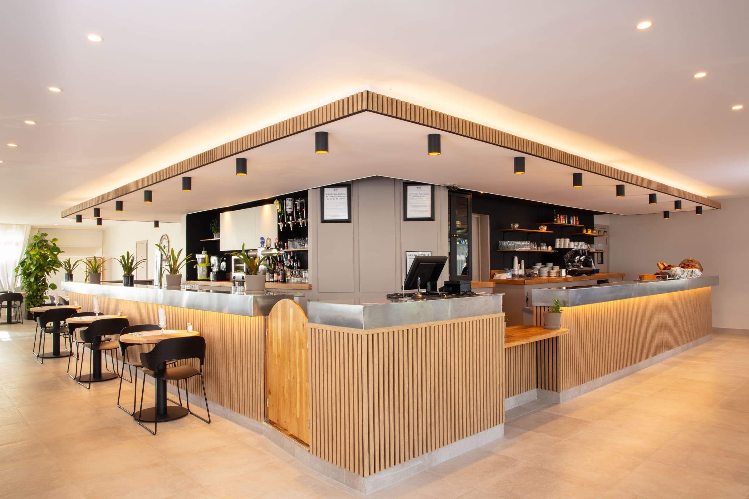 Intérieur du restaurant Le Sénia